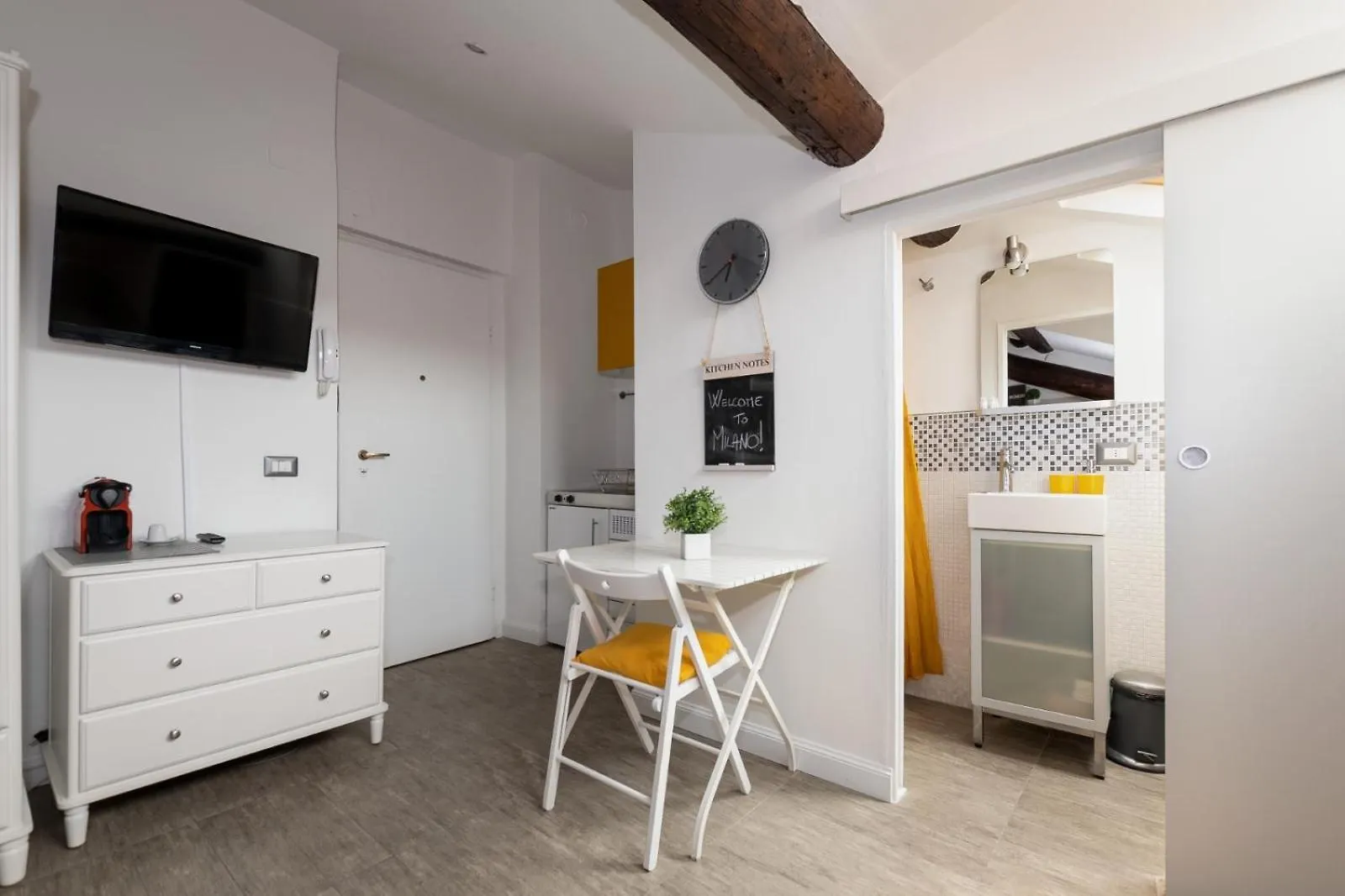 Chinatown Cosy Attic Apartment Milan Italy
