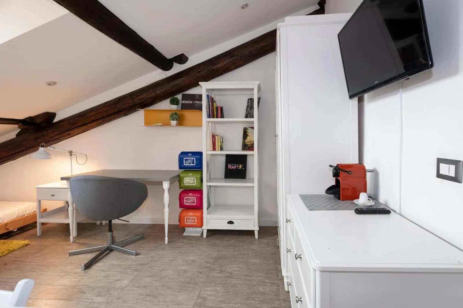 Chinatown Cosy Attic Apartment Milan