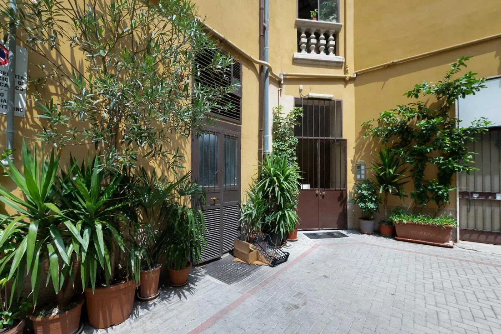 Chinatown Cosy Attic Apartment Milan Italy